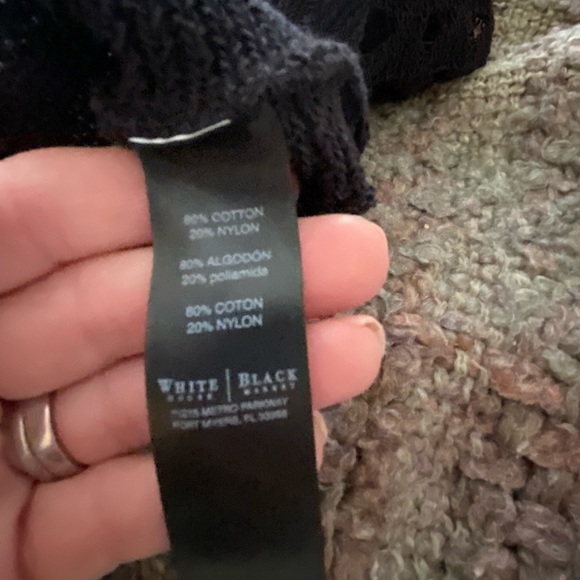 White House Black Market sweater vest- size small - Picture 5 of 5